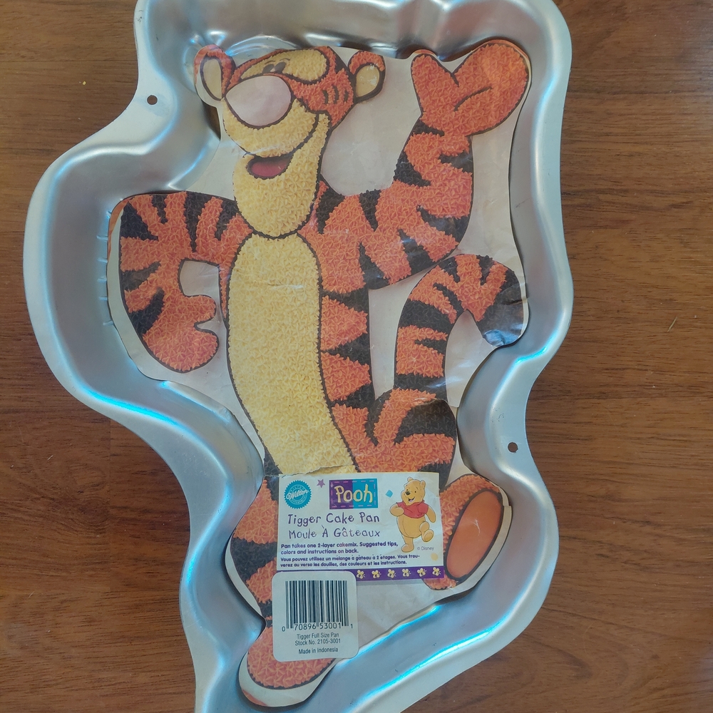 Wilton Tigger Character Cake Pan in Orange and Yellow